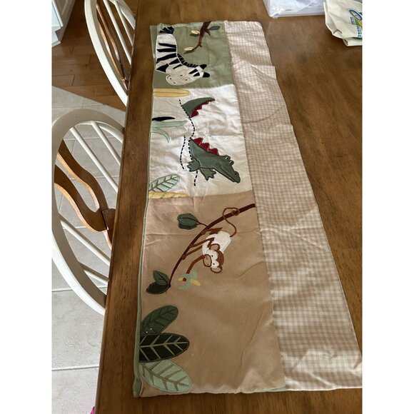 Kidsline Zanzibar Safari-Themed Baby Quilt w/2 Matching window valances - Picture 12 of 16